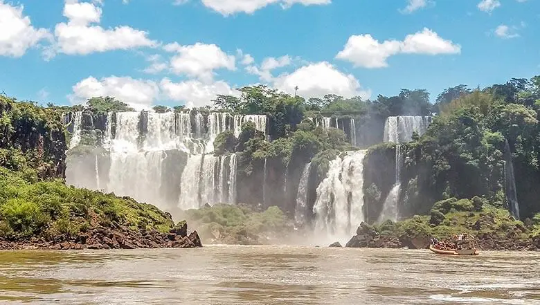 7 atrações imperdíveis que você precisa conhecer em Foz do Iguaçu