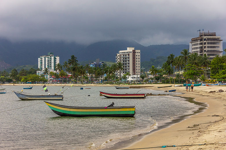 quantas praias tem em Caraguatatuba